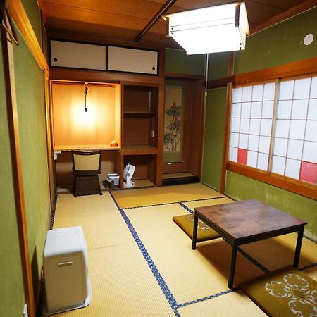 Hostel Murasaki Ryokan 다카야마 외부 사진
